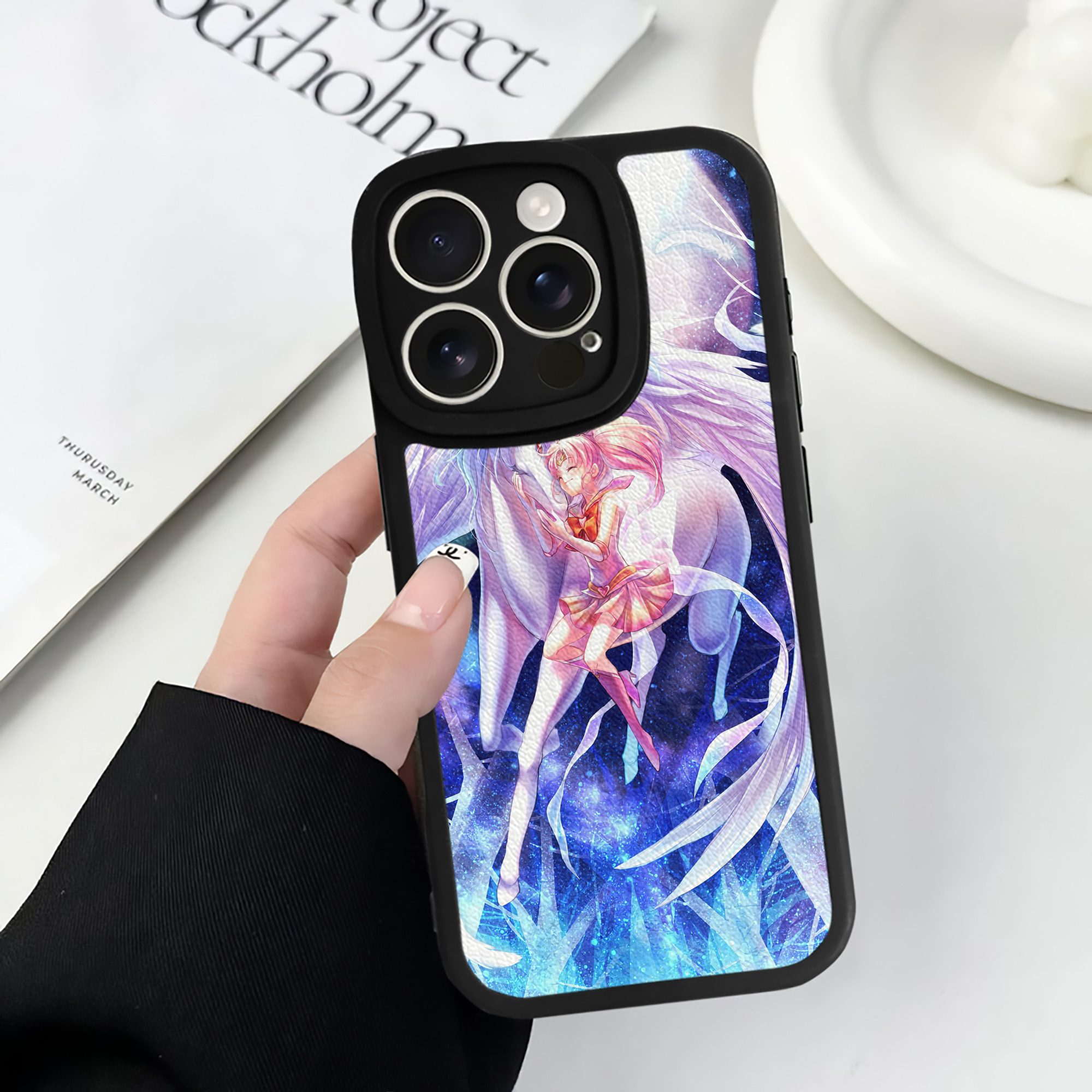 （画像用） 美少女戦士セーラームーン Sailor Moon 【iPhone 16シリーズ対応】シリコンスマホケース（レザー調） 材質：シリコン